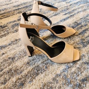 Marc Fisher ltd size 8 tan